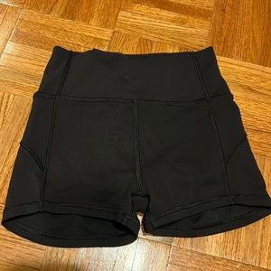 Lululemon like new high rise bike short black sz 4